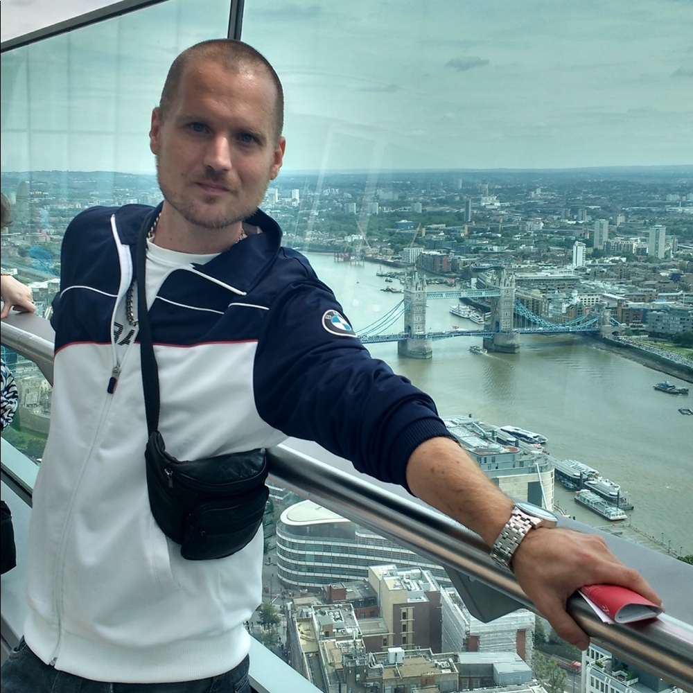 Meet your Posher, Adrian